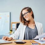 Comment choisir une formation d&rsquo;assistant comptable reconnue à distance ?